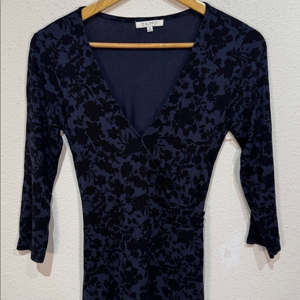 Z Supply Blue Black Floral Long Sleeve Dress size medium - Picture 4 of 9